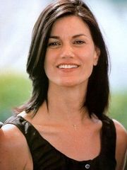 Linda Fiorentino nude .